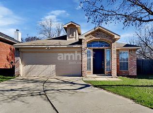 1357 Honeysuckle Ln, Lewisville, TX 75077