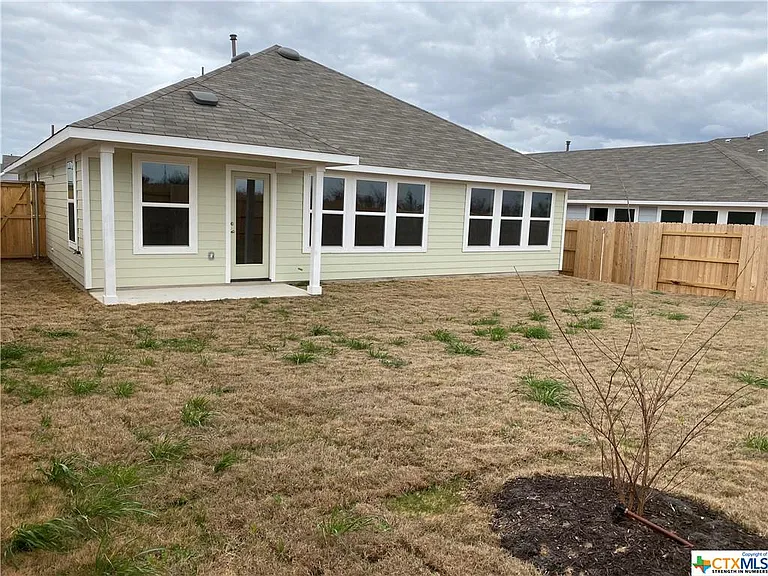 132 Lyndon Dr — Photo 45