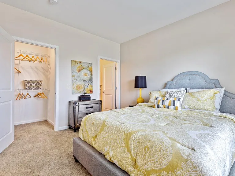 Union Square Apartment Homes — Photo 7