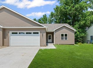 114 W McHenry St #B, Urbana, IL