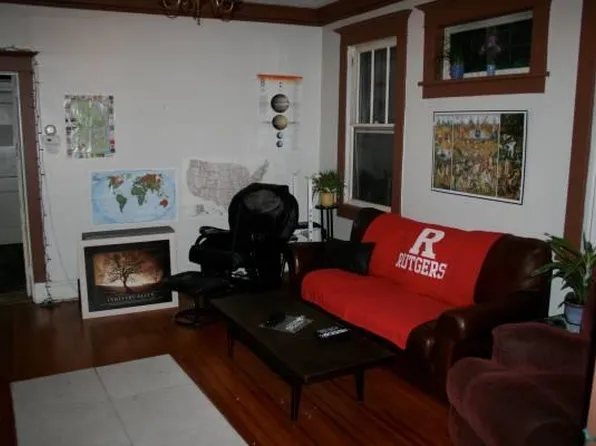 118 N 3rd Ave #2, Highland Park, NJ 08904