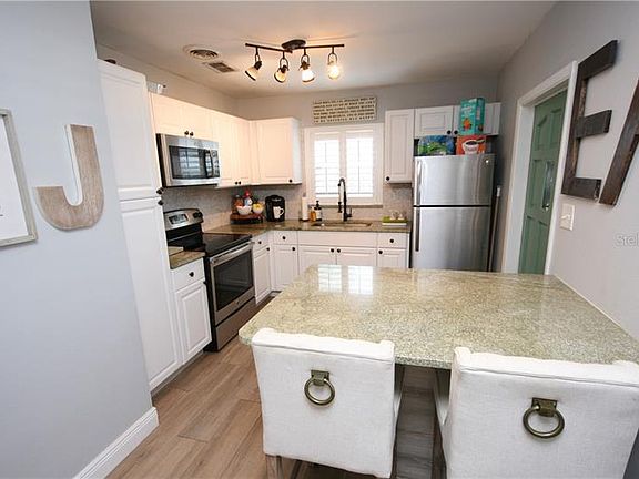3rd image of 2815 W Kirby St