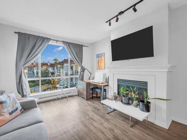 6742 Station Hill Ct #413, Burnaby, BC V3N 4V2