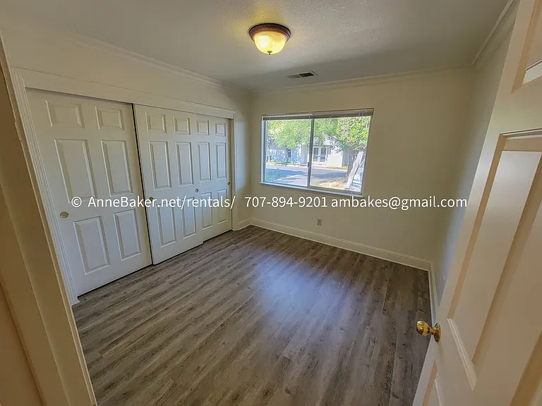 217 Elbridge Ave E — Photo 12