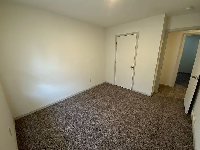 1630 W Amos Dr — Photo 14