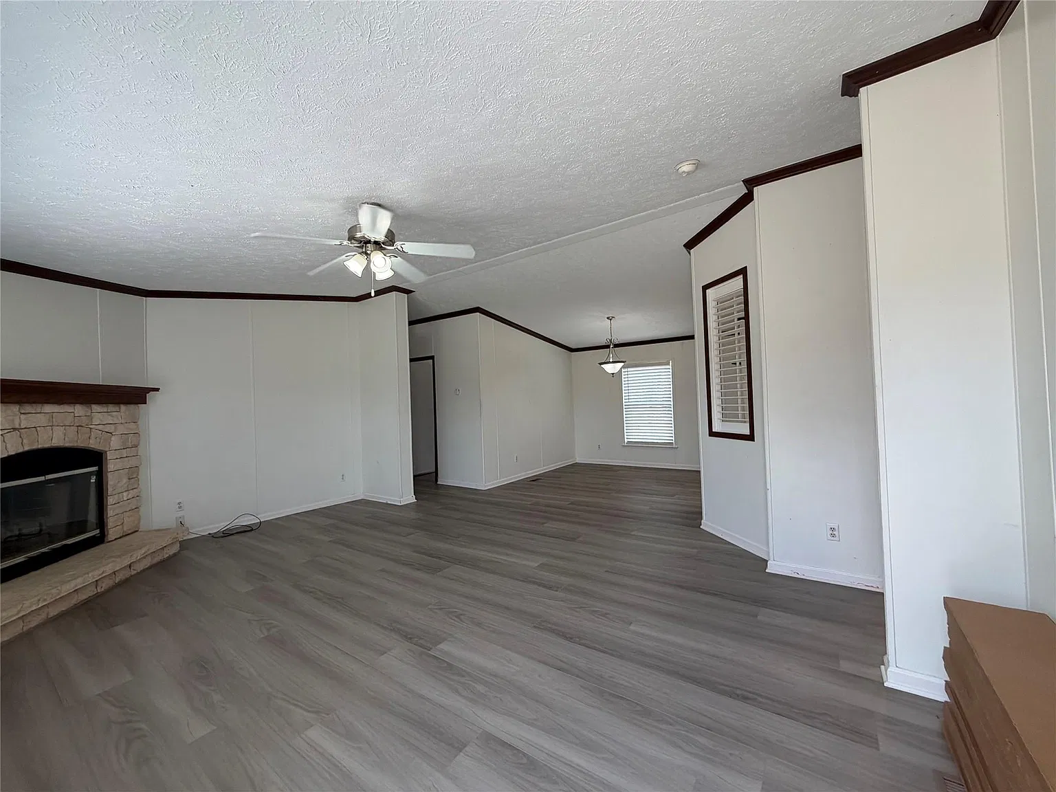 3 bed, 2.0 bath, 1680 sqft, $1,800 — Photo 4