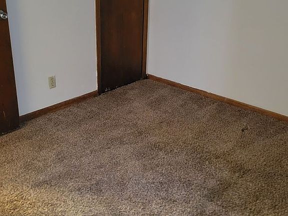 4th image of 904 3rd Ave NW #3