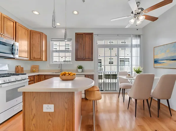 4287 S Capitol St SW, Washington, DC 20032