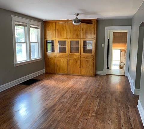 3rd image of 7602 Alicia Ave
