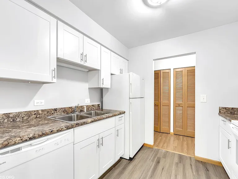 1156 Osterman Ave #B — Photo 6