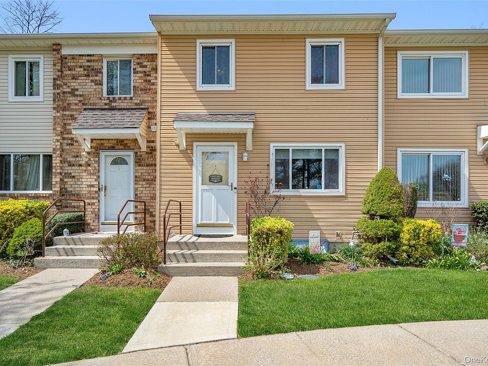 1st image of 3 Town House Drive