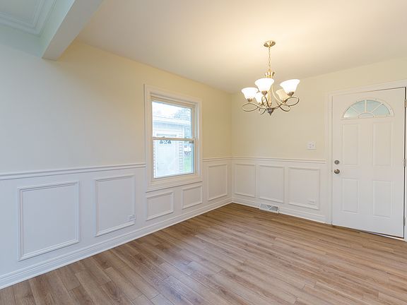 5th image of 29W221 Bolles Ave