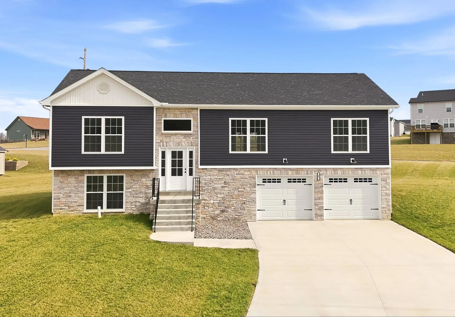 57 D Wayne Circle — Photo 2
