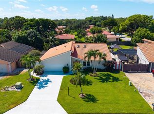 27451 Pelican Ridge Cir, Bonita Springs, FL 34135