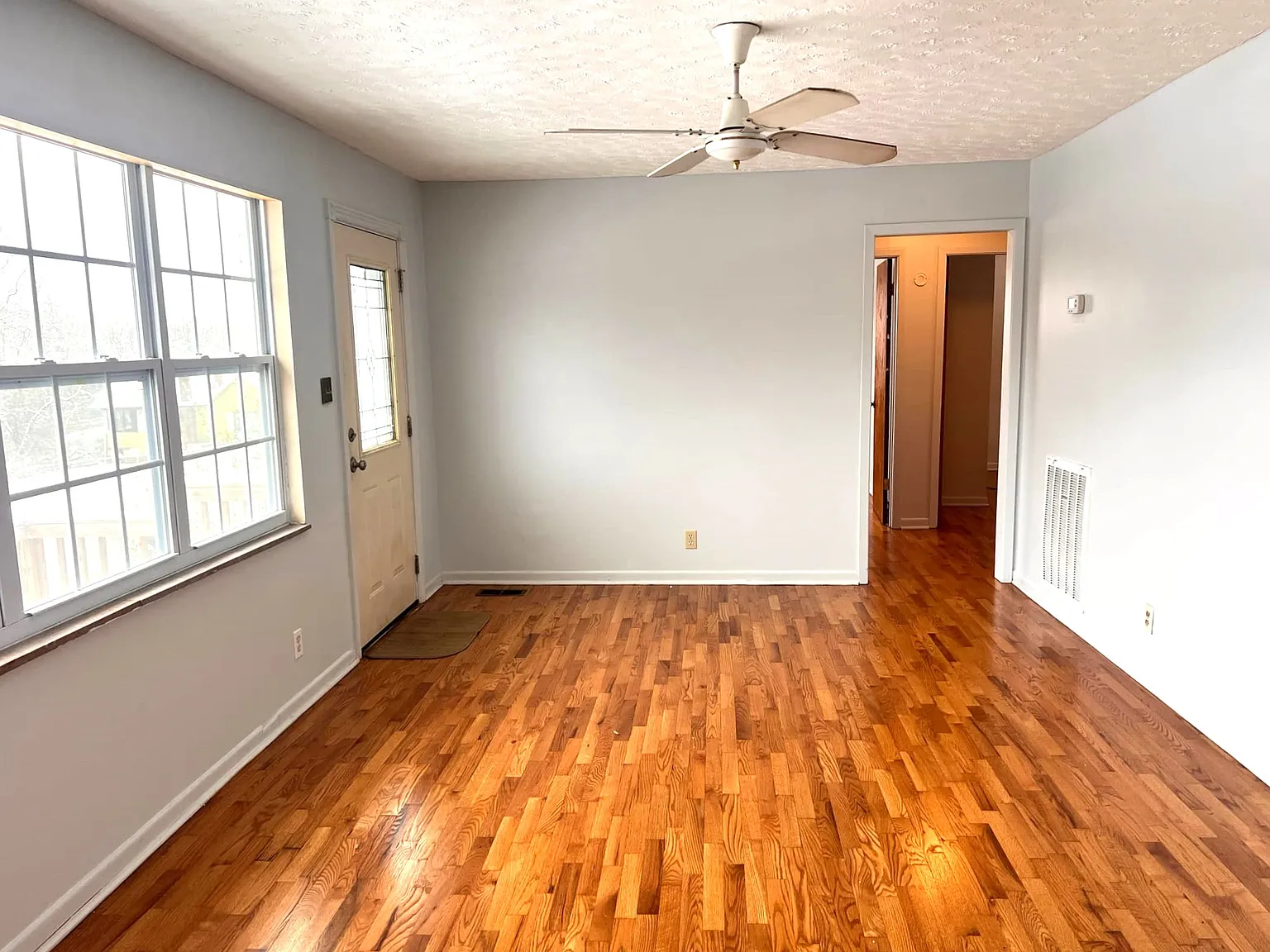 3 bed, 1132 sqft, $1,700 — Photo 4