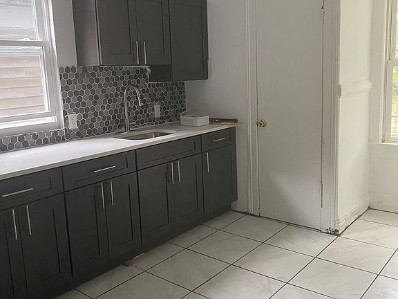 5th image of 120 N 18th St #1