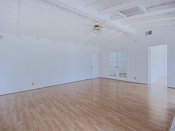5th image of 9381 Nichols Dr