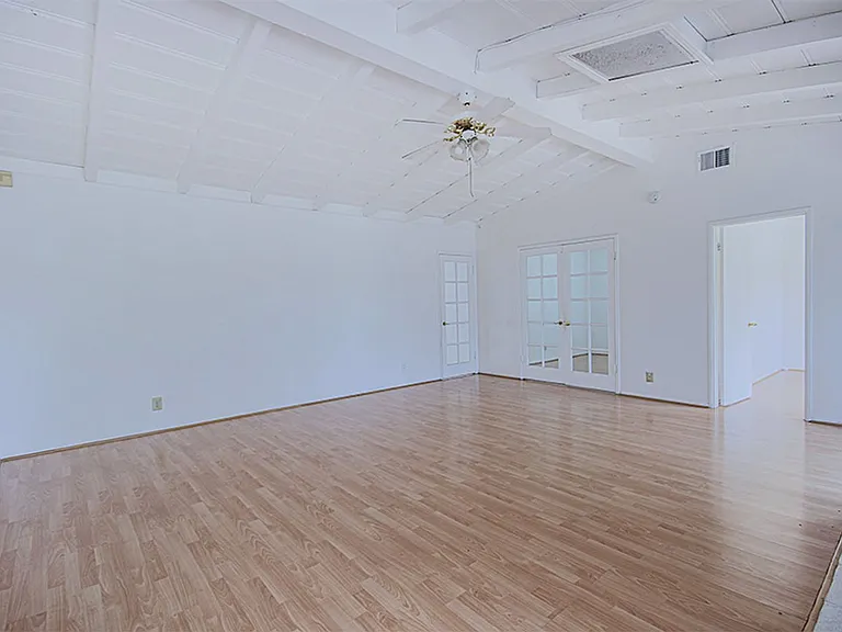9381 Nichols Dr — Photo 5