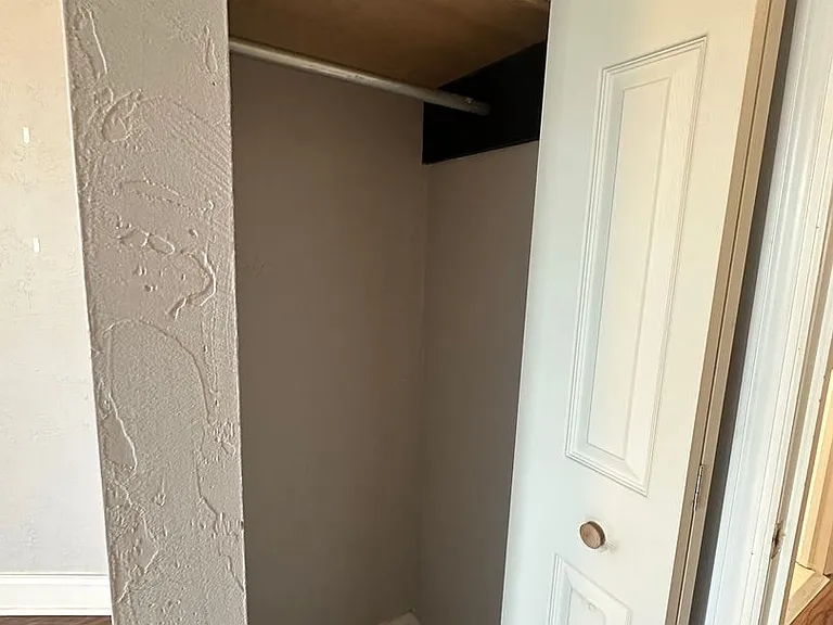 1021 East Carson Street — Photo 8