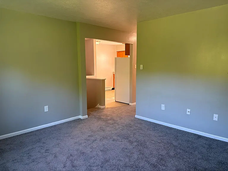 502 Barclay Heights Dr — Photo 3