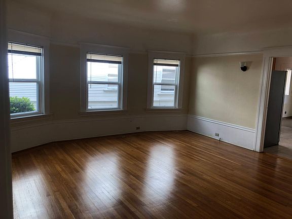 5th image of 225 Athol Ave #1
