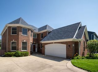 2820 Central Rd, Glenview, IL 60025