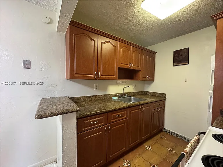 7208 Fairway Dr #I14 — Photo 6