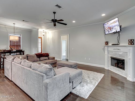 4th image of 130 Grace Dr