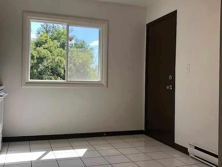 301 Wilshire Dr #3 — Photo 9