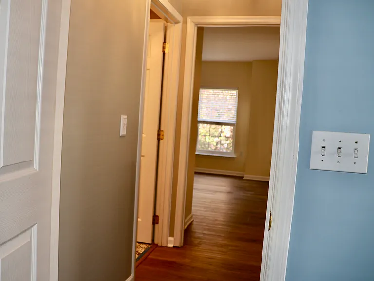 44 Courtyard Dr — Photo 35