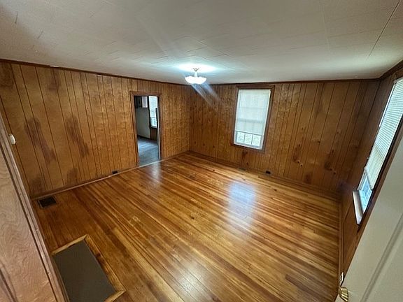 5th image of 66 Carlson Ave