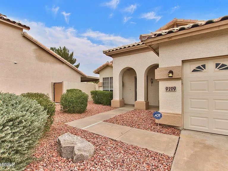 9209 E Pershing Ave — Photo 4