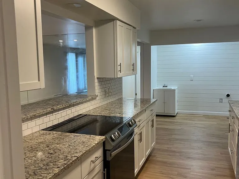 5313-5325 Territorial Rd — Photo 17