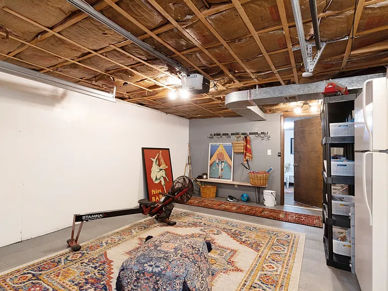 308 Twykingham Pl — Photo 37