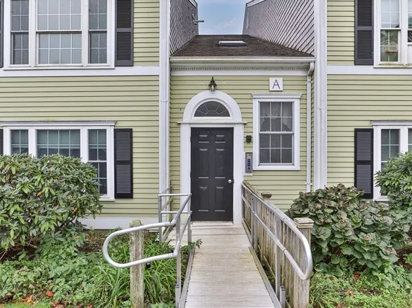 2 Englewood Dr APT A5, Harwich, MA 02645
