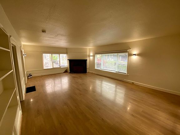 2nd image of 1137 E Cliff Dr APT 1