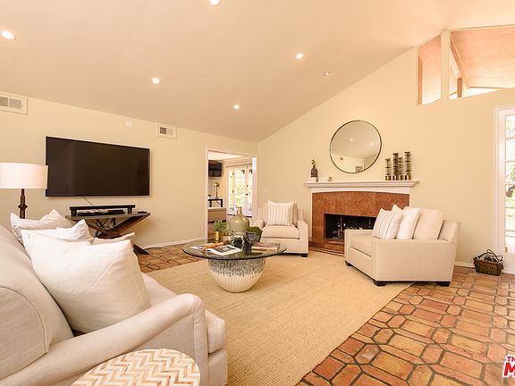 4th image of 4801 La Montana Cir