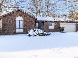 17347 Lincoln Dr, Southfield, MI 48076
