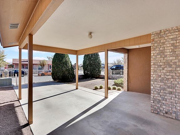 4th image of 1085 Green Lilac Cir