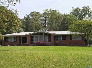705 S River St, Centre, AL 35960