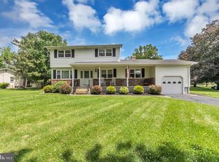 37 Rockleigh Dr, Ewing, NJ 08628