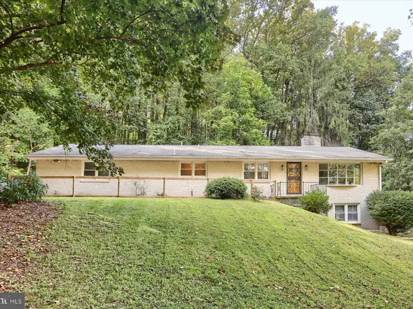 5790 Carlisle Rd, Dover, PA 17315