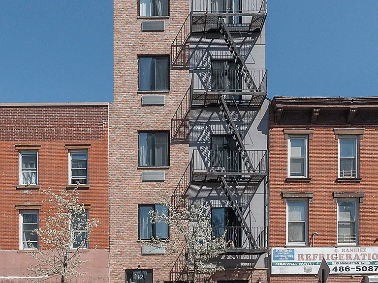 112 Manhattan Ave #3R — Photo 9