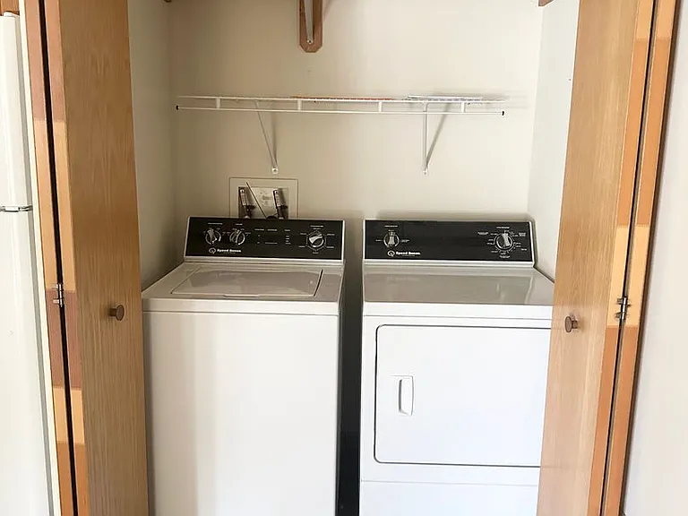 Arbor Heights Apartments — Photo 23