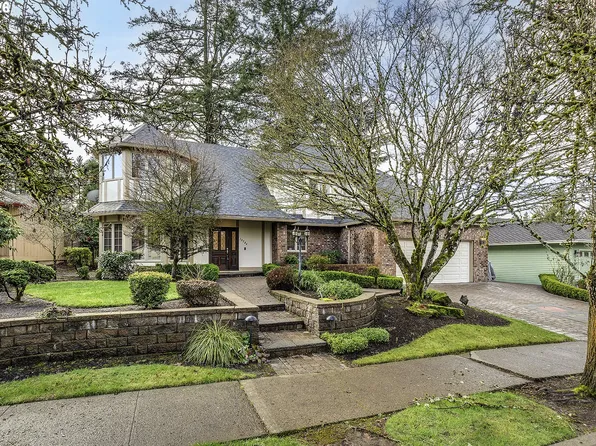 10284 SW Susquehanna Dr, Tualatin, OR 97062
