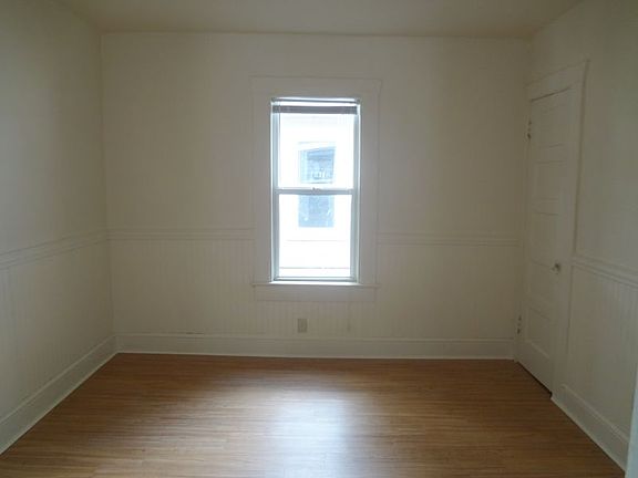 2nd image of 3706 N Davis St