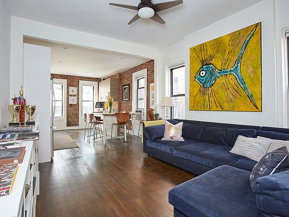 2nd image of 115 W 96th St APT 9