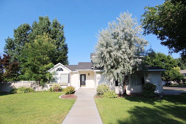 1st image of 3560 Cobblestone Ln