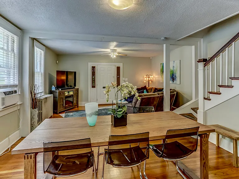 2190 Washington Ave — Photo 12