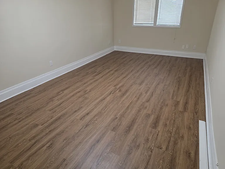 9425 McLean St — Photo 5